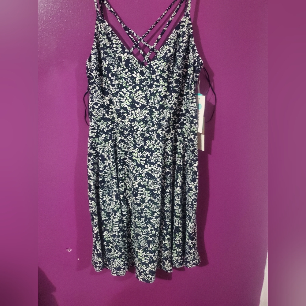 Dress - Picture 3 of 7